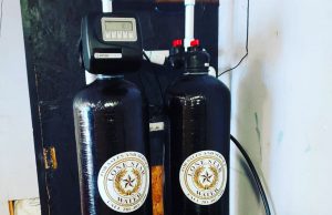 Read more about the article Reverse Osmosis Systems vs. Bottled Water: Why You’ll Never Look Back